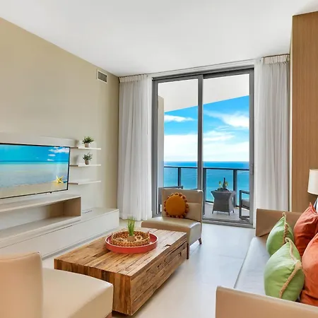 Hollywood Beachfront Apt Amazing View & Amenities